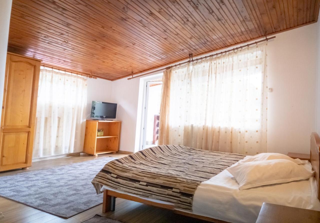 Pensiunea Amada Leresti Ngoại thất bức ảnh